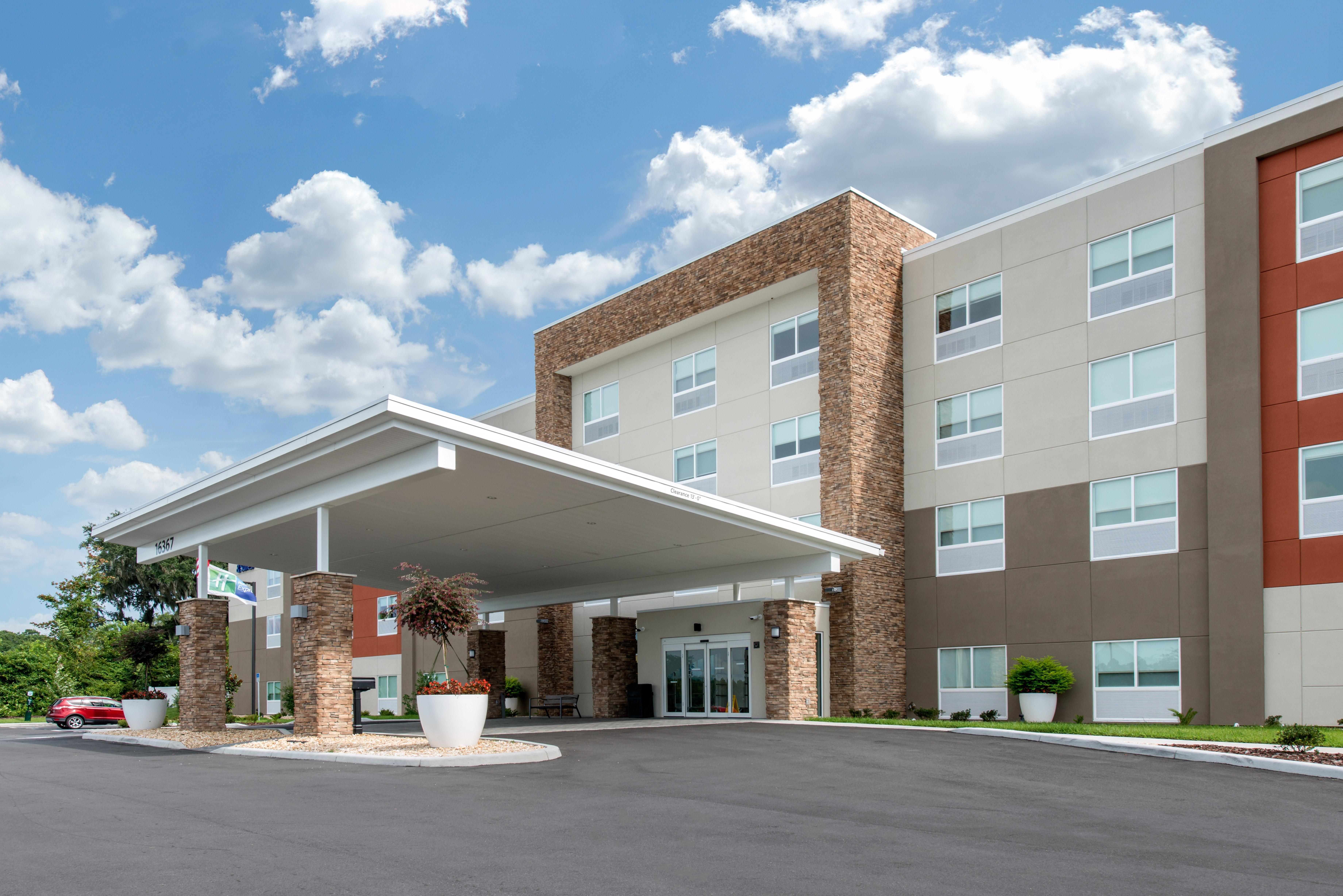Holiday Inn Express & Suites - Ruskin, An Ihg Hotel Exterior photo